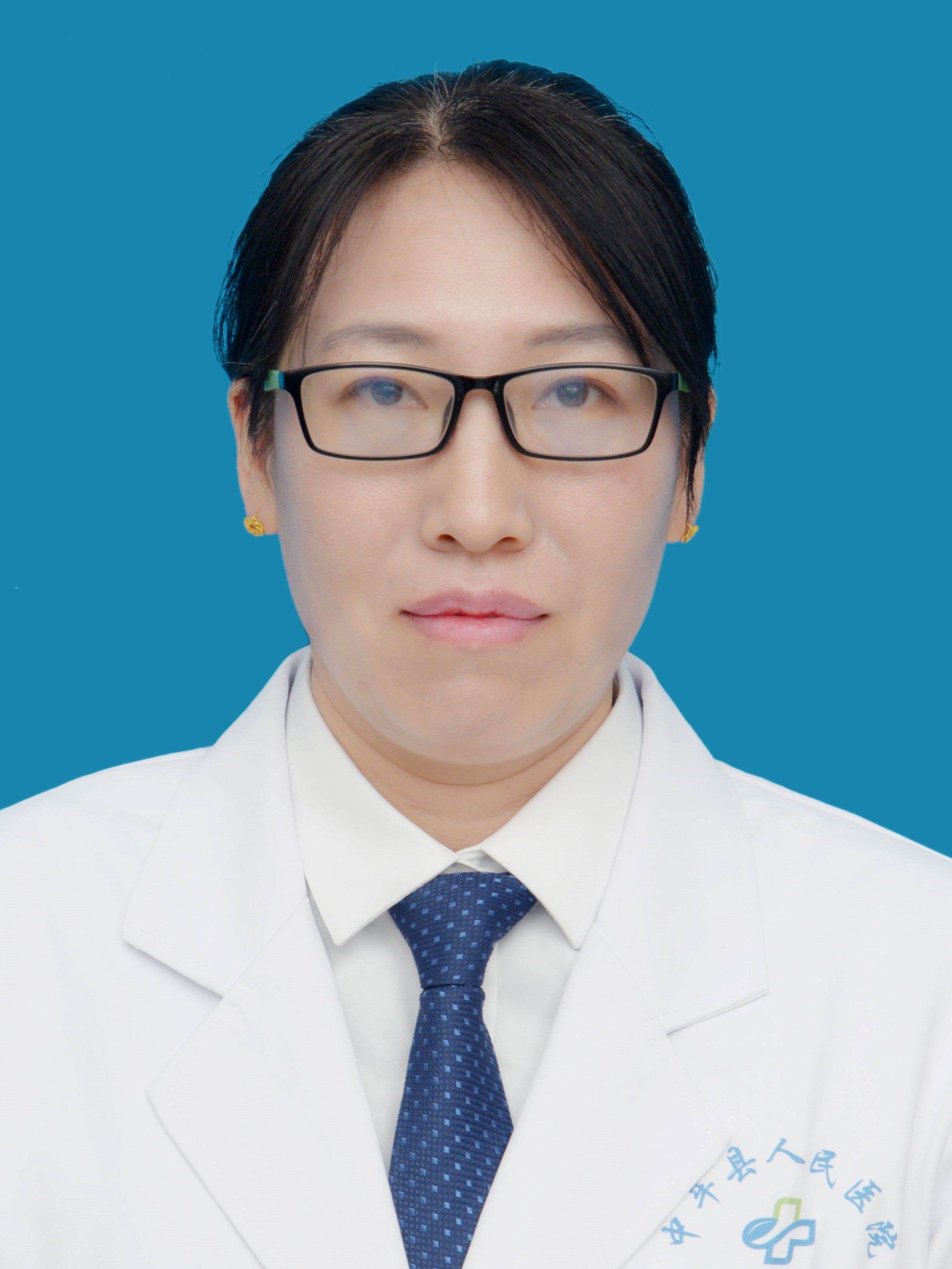 魏东英